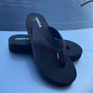 SODA Sandals